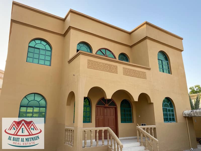 Large 7-rooms villa in Al-Mwaihat