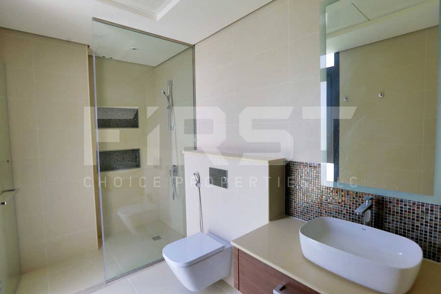 14 Internal Photo of 5 Bedroom Villa in West Yas Yas Island Abu Dhabi UAE (21). jpg