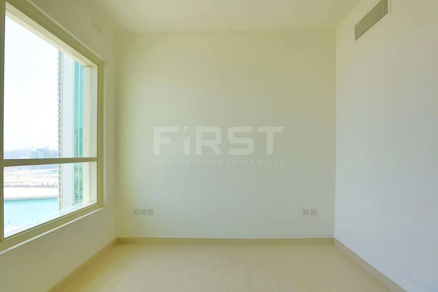 10 Internal Photo of 2 Bedroom Apartment in Burooj Views Marina Square Al Reem Island Abu Dhabi UAE (7). jpg