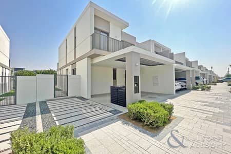 4 Bedroom Townhouse for Rent in Tilal Al Ghaf, Dubai - Single Row | Phase 1 | Corner Plot