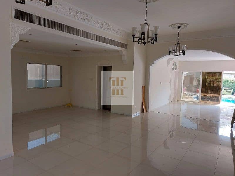 4 Bed Villa Upgraded With Share Garden |Pool |Tennis  !!