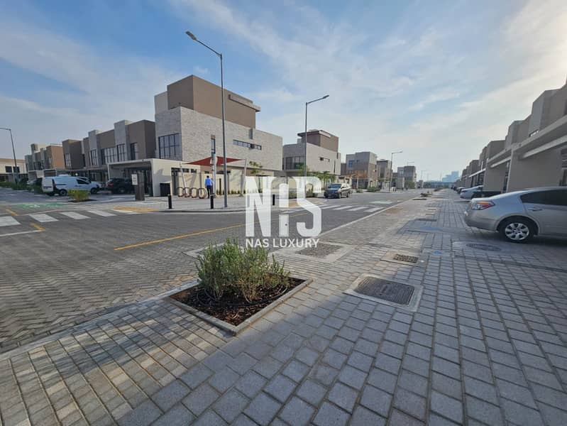 Single Row TH | With Private Garden | Vacant Single Row TH | With Private Garden | Vacant