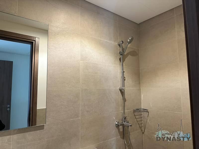 8 elan bathroom shower 4 bed. jpg