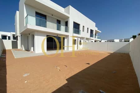 4 Bedroom Townhouse for Sale in Yas Island, Abu Dhabi - 4BR Single Row Townhouse | Negotiable Price