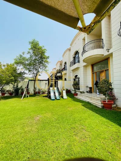 6 Bedroom Villa Compound for Sale in Al Maqtaa, Abu Dhabi - Very Quiet Place with Big Garden