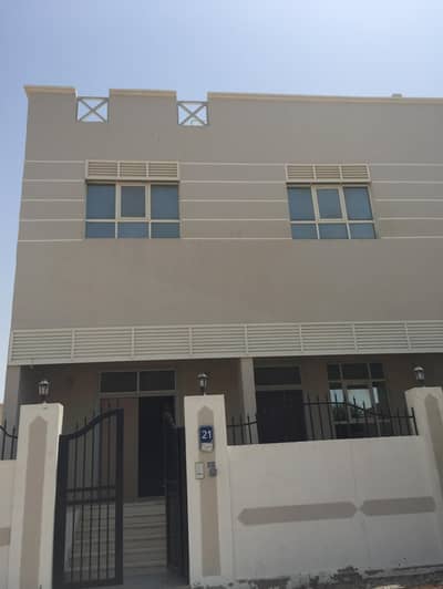 Charming Villa with ample parking for Rent Charming Villa with ample parking for Rent