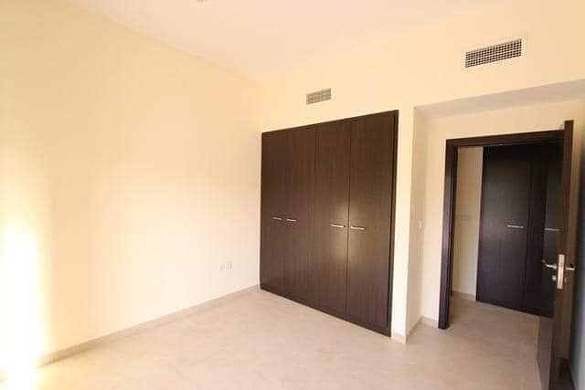 ATTRACTIVE PRICE ◆ PODIUM LEVEL 3 BED APARTMENT with 2 PARKING