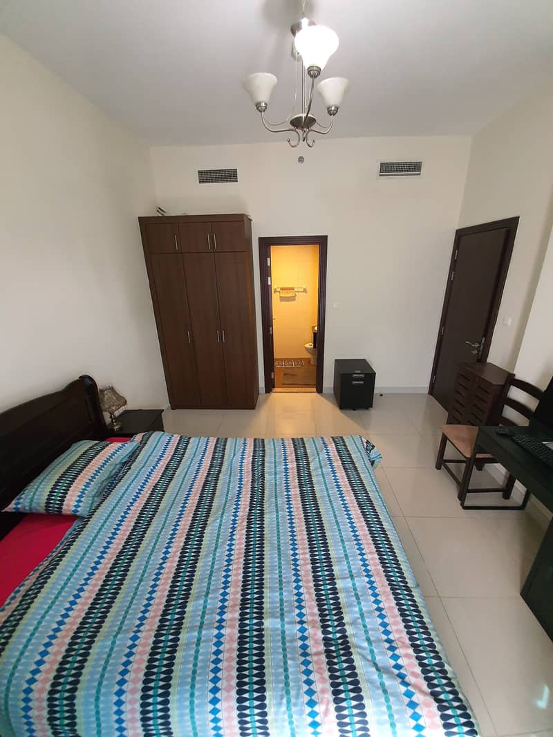 5 BEST PRICE | 815 sq ft SIZE | FURNISHED ONE BEDROOM | MID FLOOR
