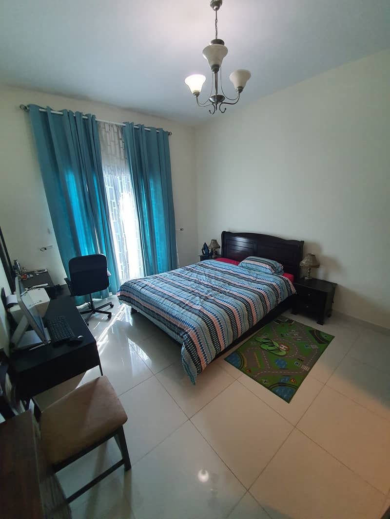 7 BEST PRICE | 815 sq ft SIZE | FURNISHED ONE BEDROOM | MID FLOOR