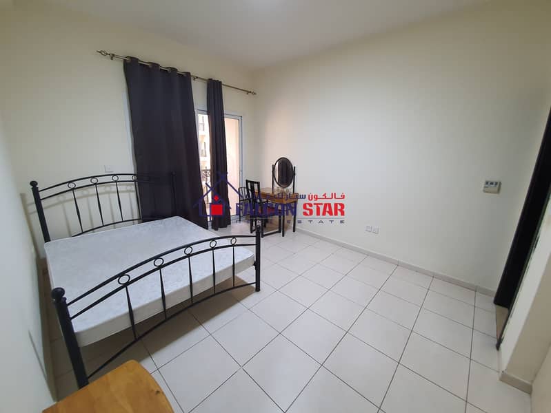 7 CBD BUILDING - SPACIOUS ONE BEDROOM WITH BALCONY