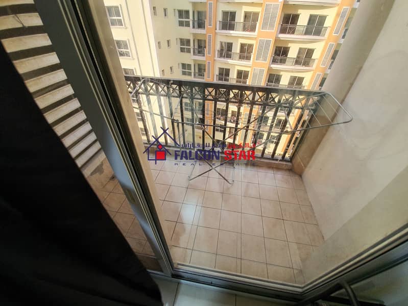 11 CBD BUILDING - SPACIOUS ONE BEDROOM WITH BALCONY