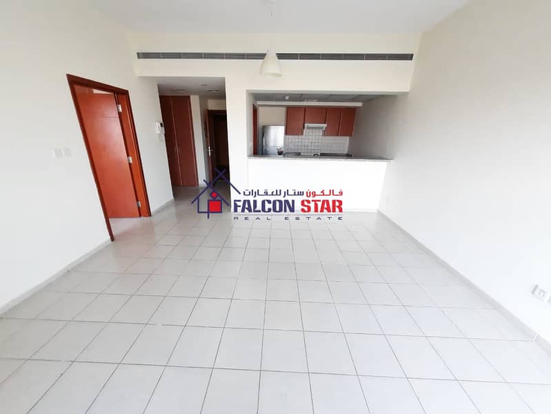2 LIVE WITH COMFORT | SPACIOUS ONE BED WITH BALCONY | PRIME LOCATION GREENS