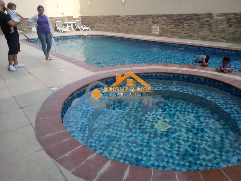 17 Fabulous 4 Bed Villa (Shared Pool Gym) MBZ city
