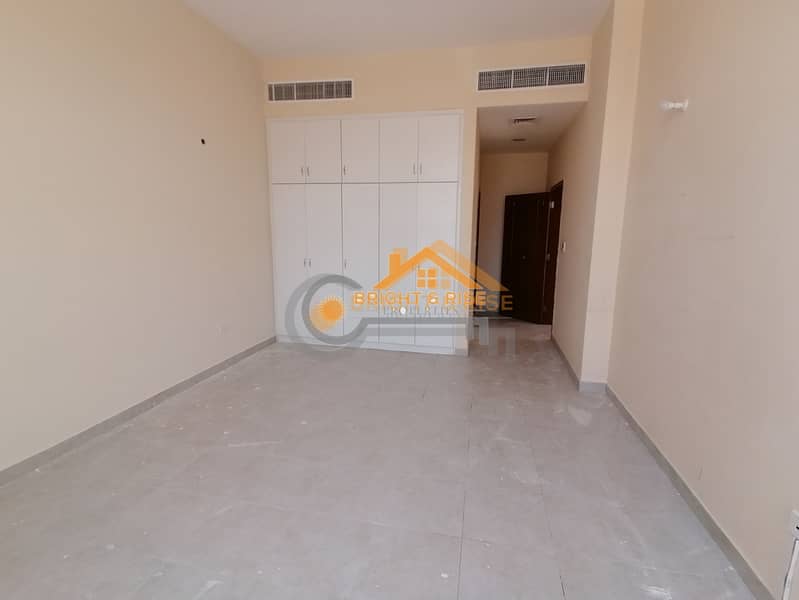 8 Nice 4 Master BR villa for rent -MBZ city