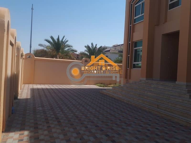 4 Separate 6 BR villa with Swimming Pool and 2 Kitchen ^^ MBZ City