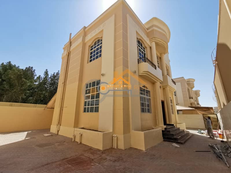 Independent 4 BR Villa in compound with private gate ^^ MBZ City