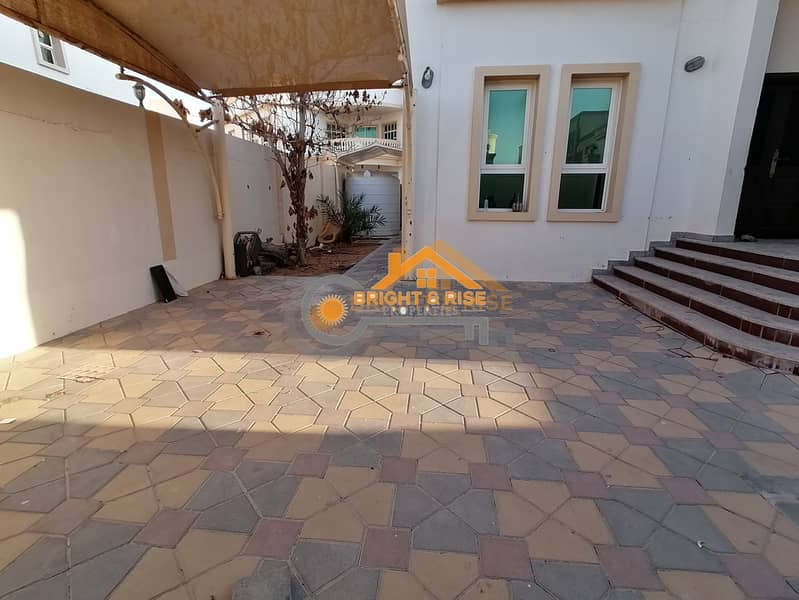 16 Separate 5 BR villa with Driver room- MBZ city