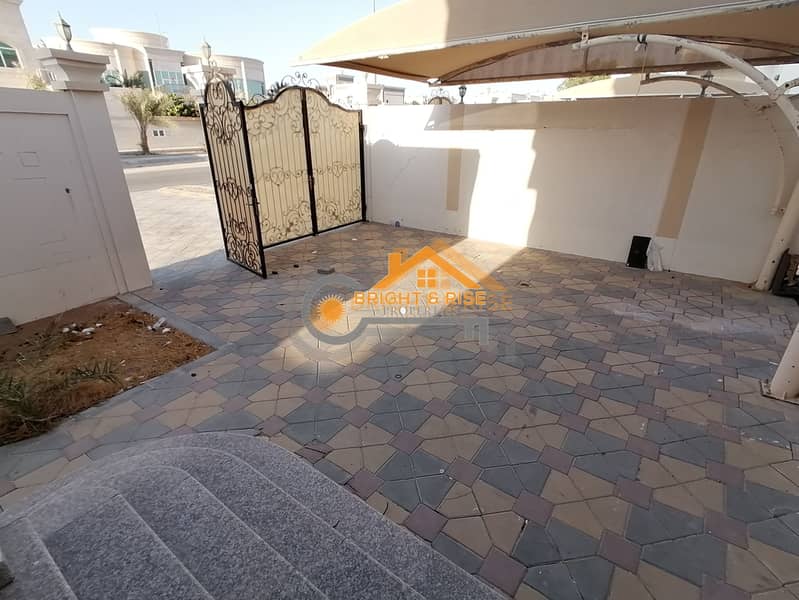 17 Separate 5 BR villa with Driver room- MBZ city