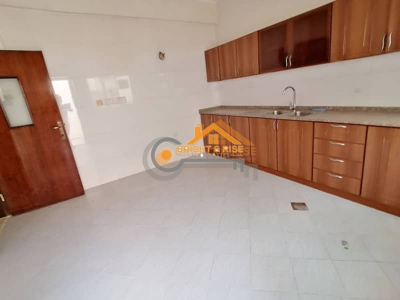 12 5 BR villa with 2 kitchens-MBZ city