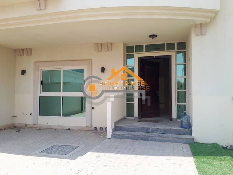 17 Luxury 4 BR Villa with Private Garden nearby Mezayed Mall ^^ MBZ City