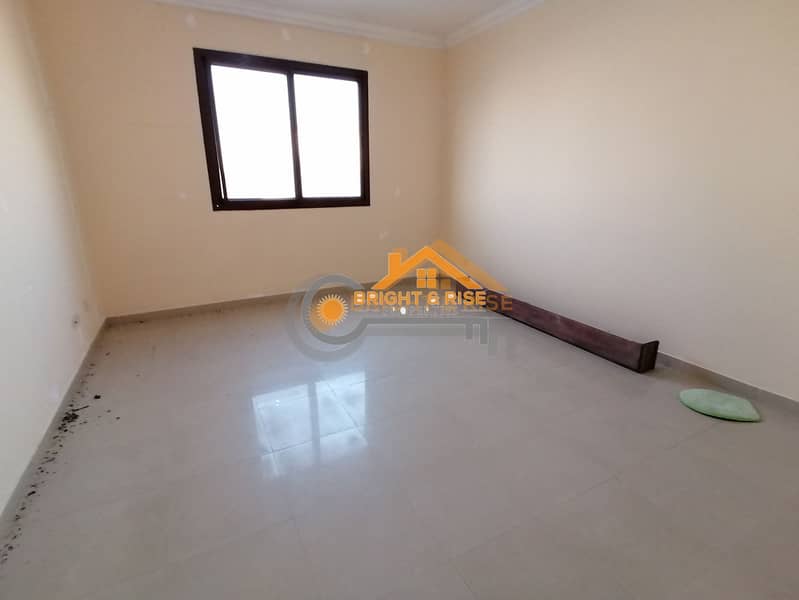 4 4 BR villa with shared facilities - MBZ city