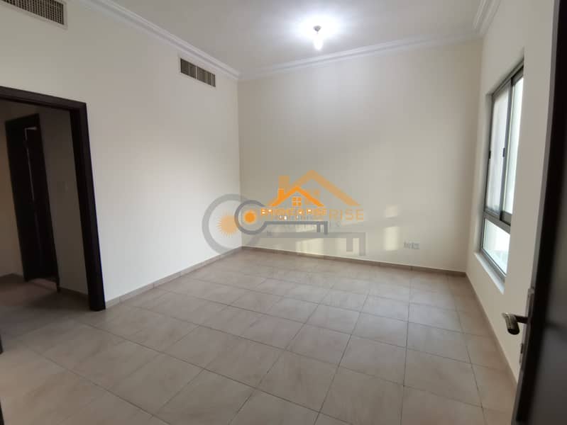 10 Luxury 5 Master B/R Villa with Private Yard @ MBZ City