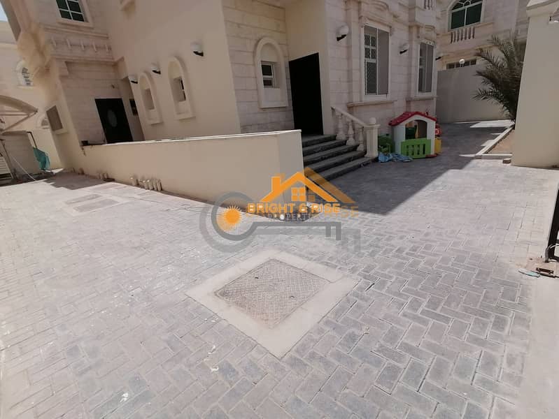 21 Nice 5 Master  BR villa with Maid room - MBZ city