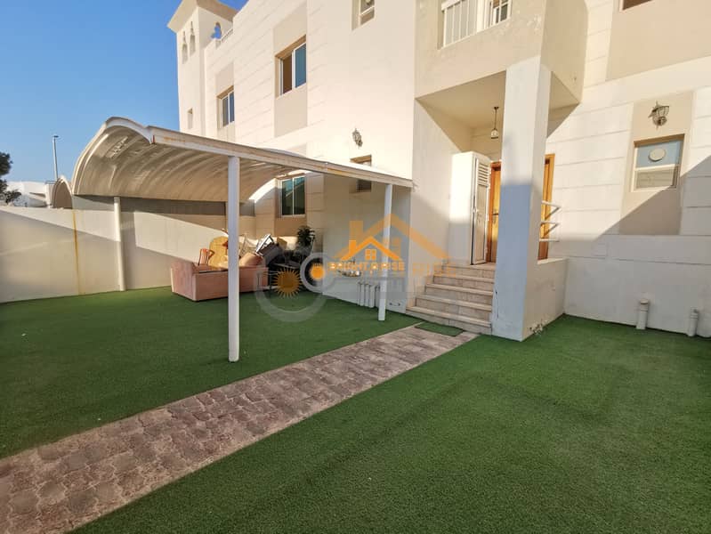 3 Gorgeous 5 B/R Villa with 2 Kitchen and yard ## MBZ City