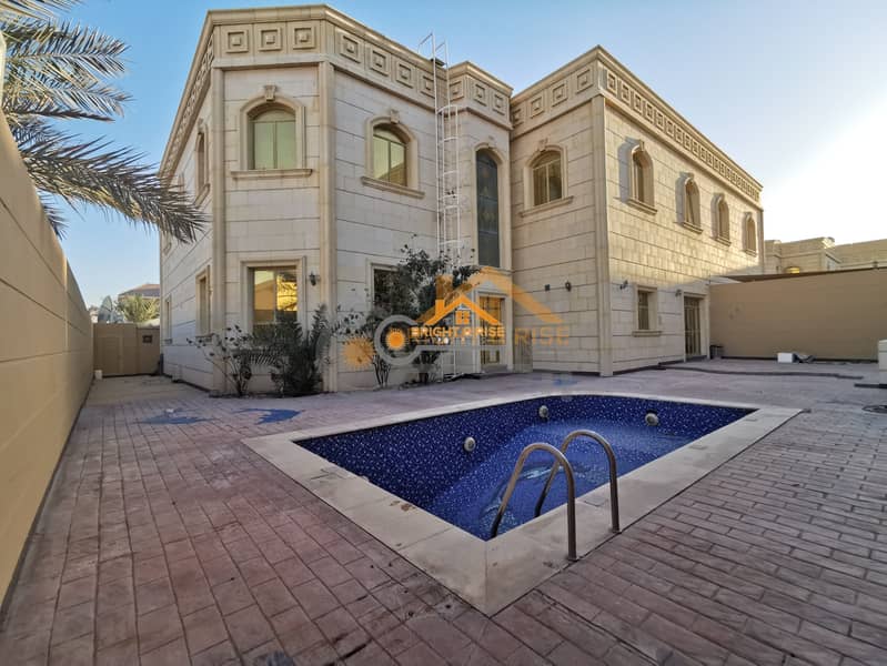 Luxury 5 B/R Villa with Private POOL