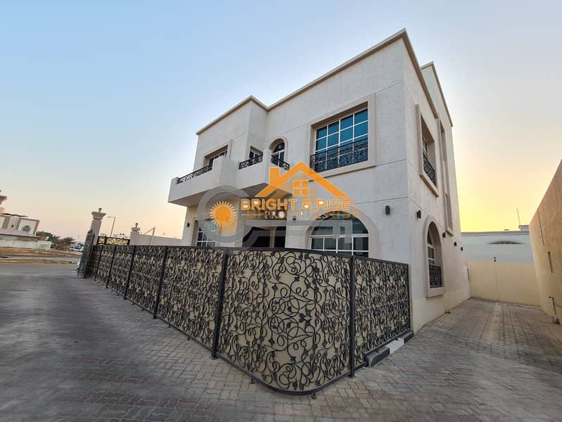 Beautiful 4 Master Bedroom villa with private yard rent in MBZ City