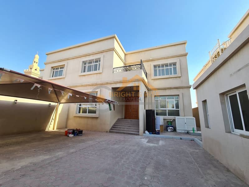 Highly Maintained 5 Bedroom villa with Driver Room in MBZ City