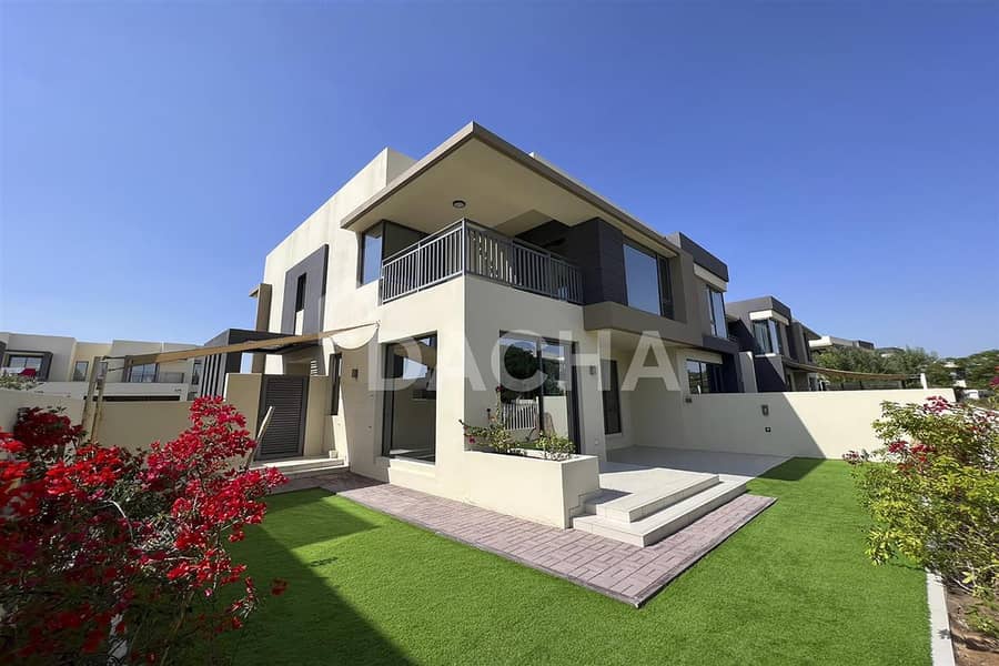 Vacant / Huge Private Garden / Bright Unit Vacant / Huge Private Garden / Bright Unit