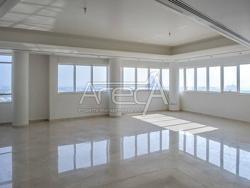 Luxurious 4 Bed Apt with Facilities, Al Khalidiya Area! Perfectly Located in the City!