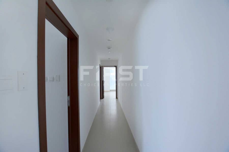 14 Internal Photo of 3 Bedroom Apartment in The Gate Tower Shams Abu Dhabi Al Reem Island Abu Dhabi UAE (11). jpg