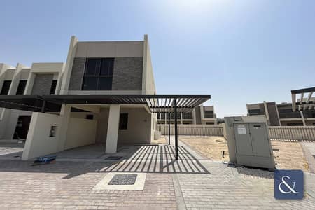 3 Bedroom Villa for Rent in DAMAC Hills 2 (Akoya by DAMAC), Dubai - Large 3 bed | Huge Garden | Corner Plot