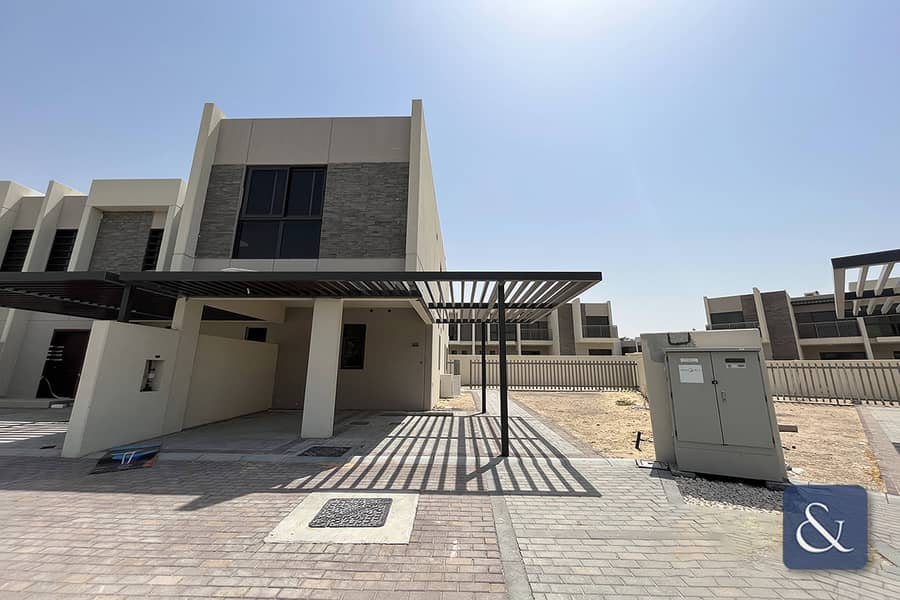 Large 3 bed | Huge Garden | Corner Plot Large 3 bed | Huge Garden | Corner Plot