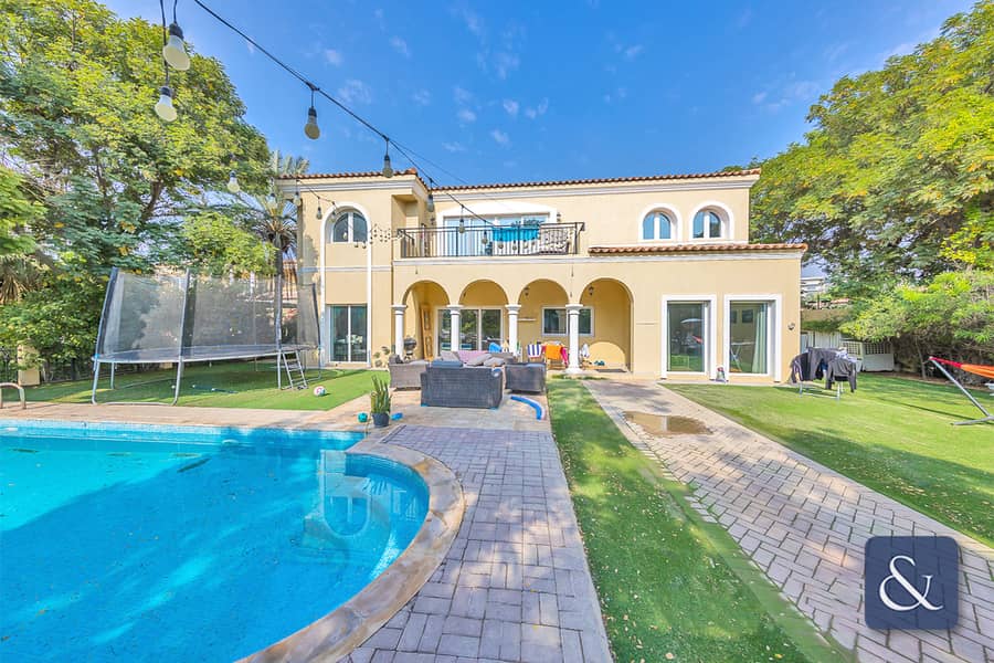 Corner Unit | Five Beds | Private Pool Corner Unit | Five Beds | Private Pool