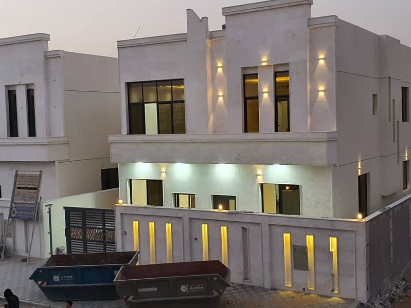 Villa for rent in Ajman, Al Yasmeen area

 Two floors, first inhabitant, super luxury finishing

 Very excellent site

 It consists of 5 rooms, a living room, a living room, and air conditioners