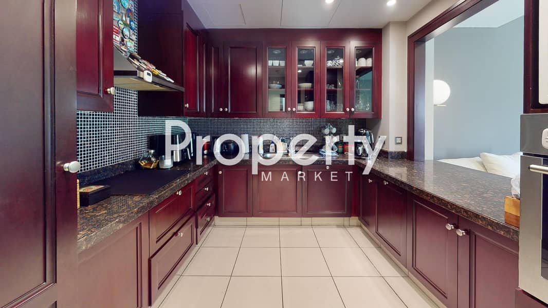 5 Downtown-Old-Town-A-Reehan-5-1BR-Kitchen. jpg