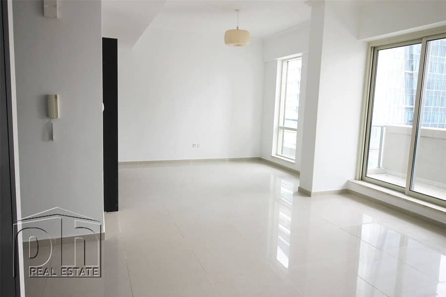 Large Spacious / Bright / 3Bedroom / Vacant