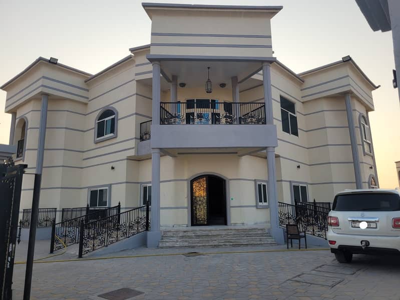 For rent a new luxury villa with a large area in the Al-Jurf 2  at a special price*
 Sami Farnichd 
For Rent villa in Ajman area
5 master bedrooms
2 halls and majlis
And 2 indoor and outdoor kitchens
Maid's room
Laundry room and ironing room
and store
Tur