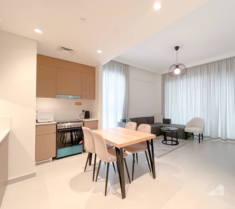 5 Creek Summer 3 Apartment 406-living room 1. jpg