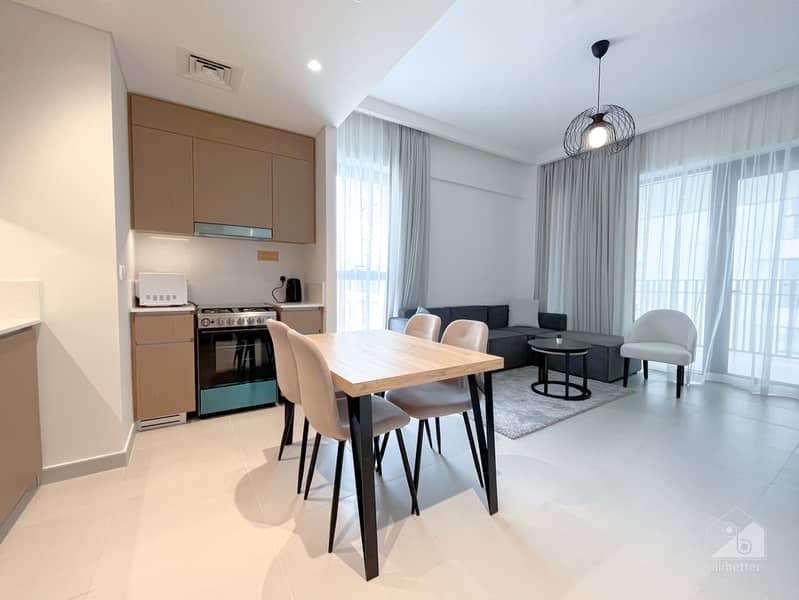 4 Creek Summer 3 Apartment 406-living room 9. jpg