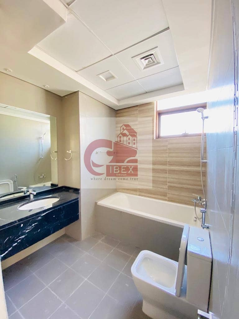 4 No Commission | 1-Month Free | Chiller Free | Elegant 2-Br with All Amenities