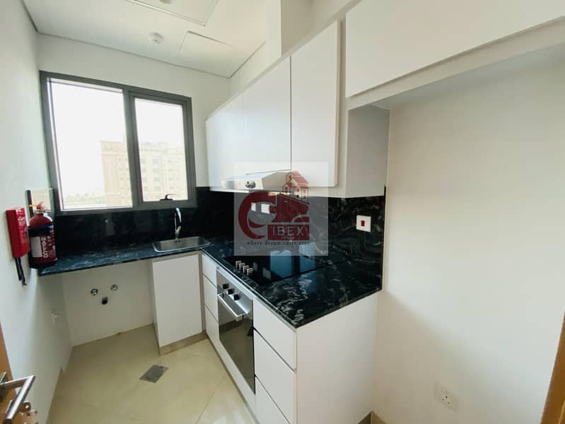 6 13 Months Contract - Luxurious 1/BR + Close Kitchen - All Amenities