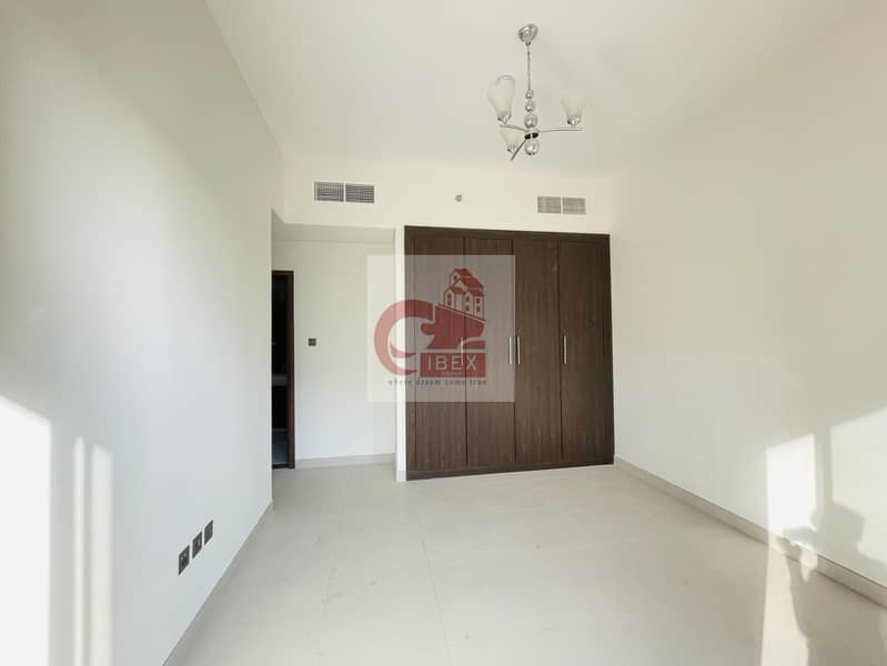 Brand new 1bhk with 1 month free  near to world trade metro station on sheikh zayad road