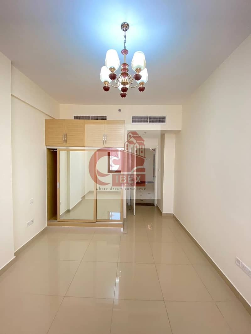 8 4Bhk Luxury Pent House Front Of Metro With 2 Big Kitchen+Big Terrace In Al Jaddaf