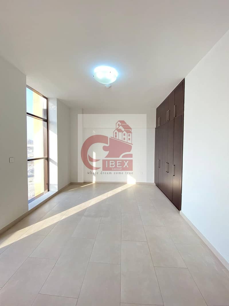 4 Front Of Metro Spacious 3Bhk With Big Kitchen+All MasterRooms In Al Jaddaf