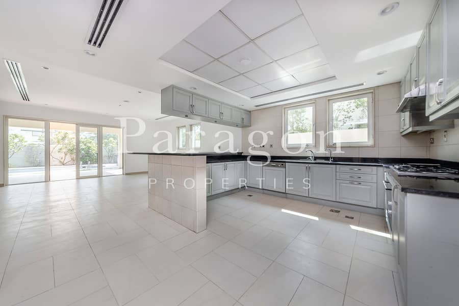 District 3 | Spacious Layout | Private Pool District 3 | Spacious Layout | Private Pool