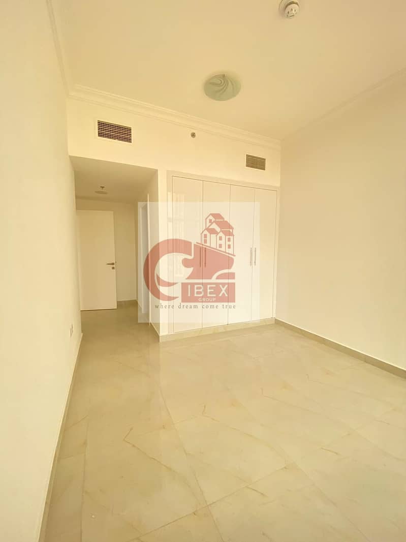 8 Brandnew 3 Month free 1bhk flat with Al Amenities only 45k Jaddaf